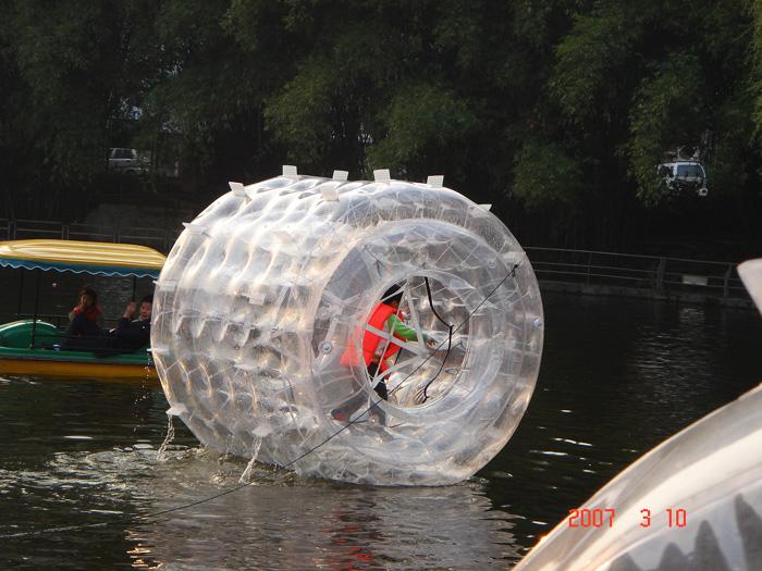 水上滚筒