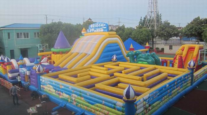 Inflatable castle